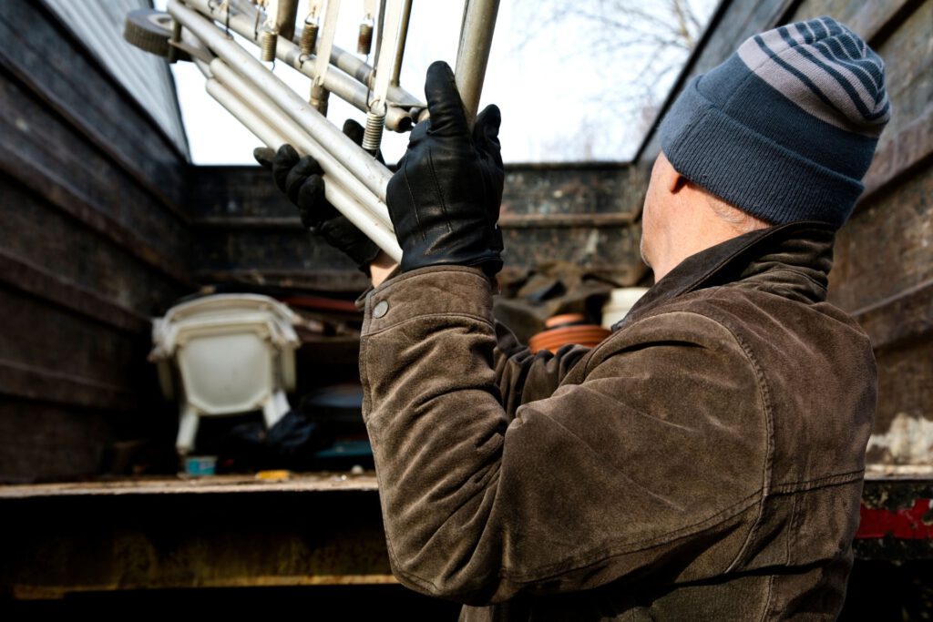 Fast Junk Removal Austin-We offer free estimates with no obligation